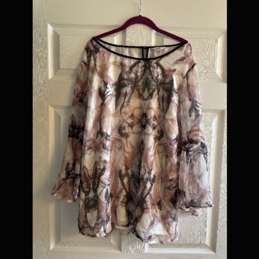 Pastel Print Belled Sleeved Blouse - Size 18